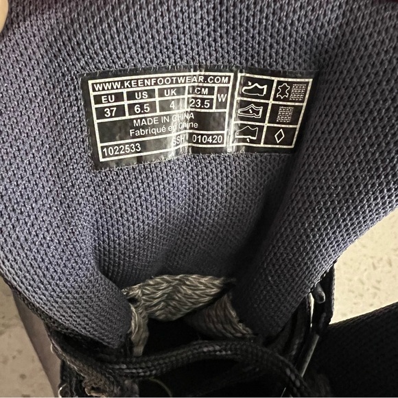 Keen Women's Black WaterProof Boots Size 6.5 - Picture 4 of 8